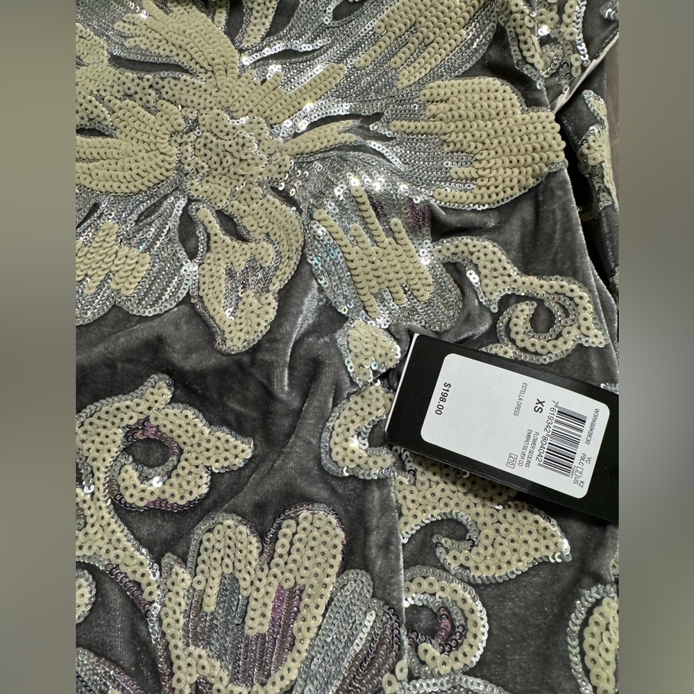 Guess Floral Patterned Dress - Gray and Cream - Picture 6 of 9